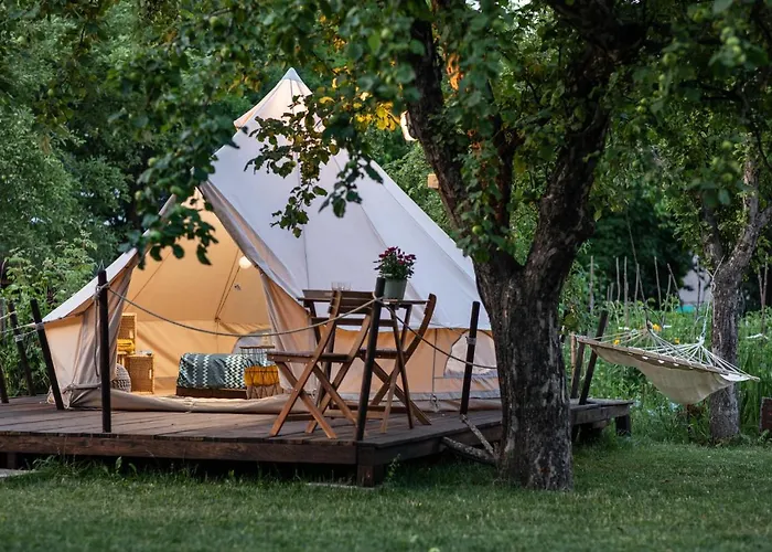 Dragonfly Gardens Urban Glamping Brasov