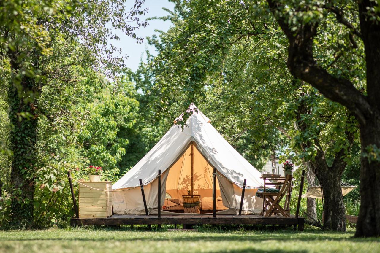 Luxuszelt Dragonfly Gardens Urban Glamping Brașov