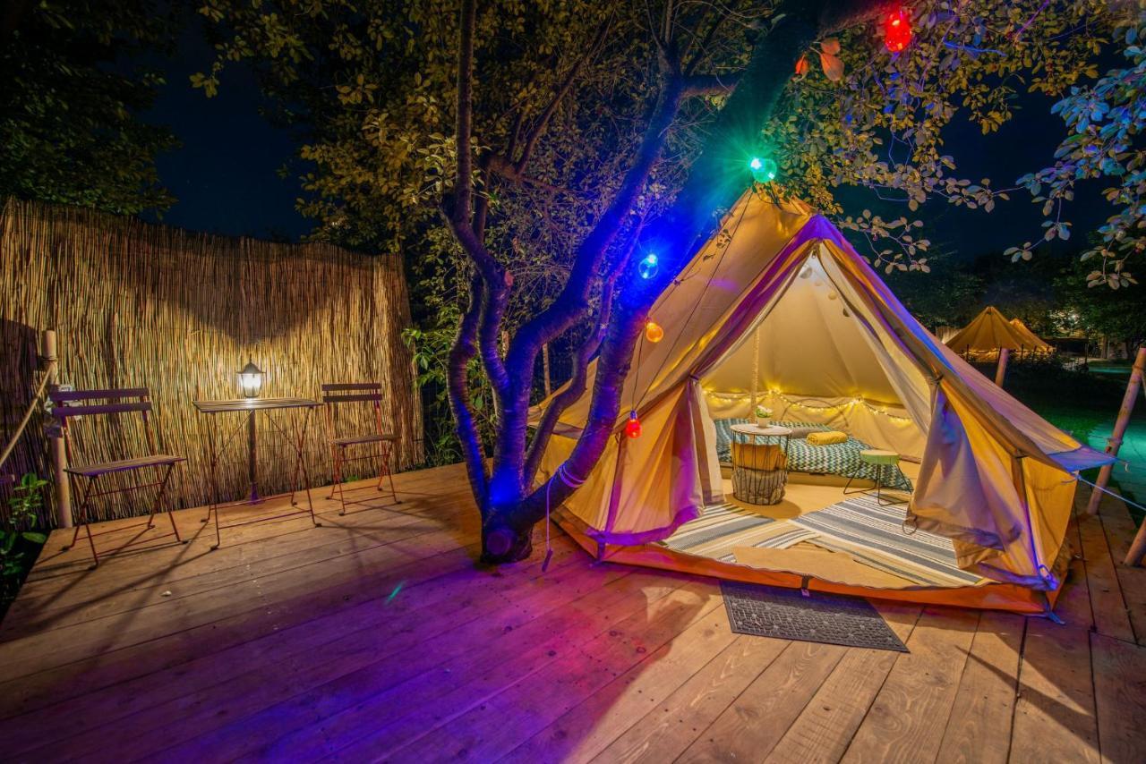 Dragonfly Gardens Urban Glamping Brașov