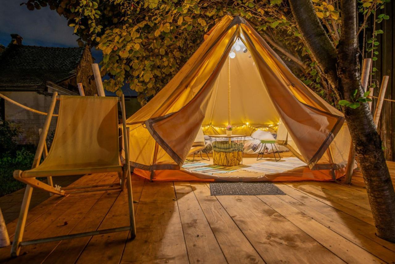Dragonfly Gardens Urban Glamping Luxuszelt Brașov