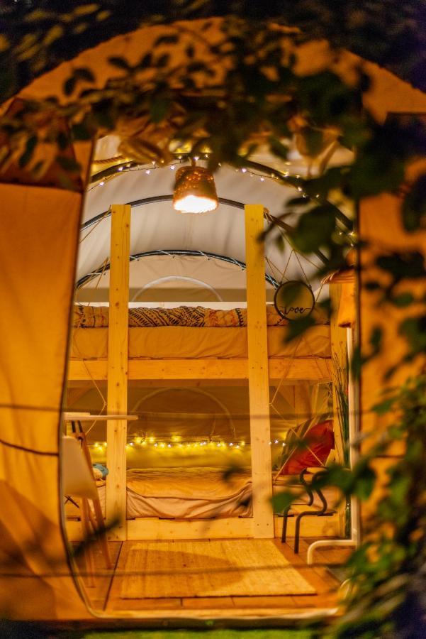 Luxuszelt Dragonfly Gardens Urban Glamping Brașov