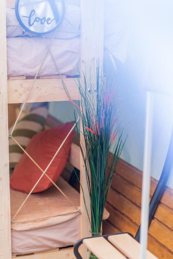 Dragonfly Gardens Urban Glamping Luxuszelt Brașov